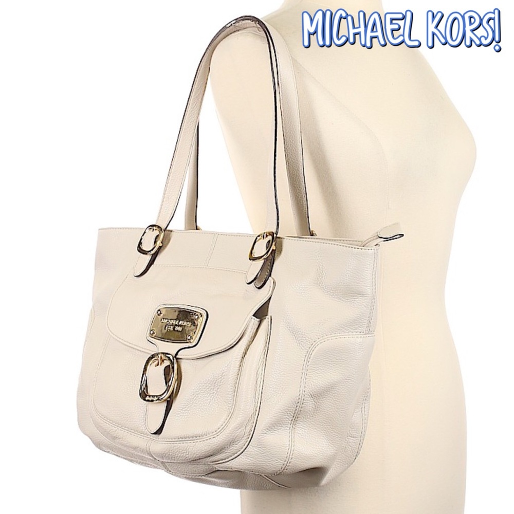 💙EXCELLENT CONDITION Off-White Leather MK Bag💙